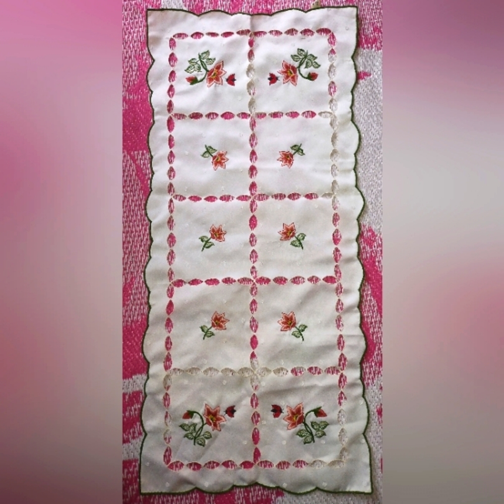 Vintage Embroidered Flower White Polkadot Open Cutouts Trimmed Table Runner